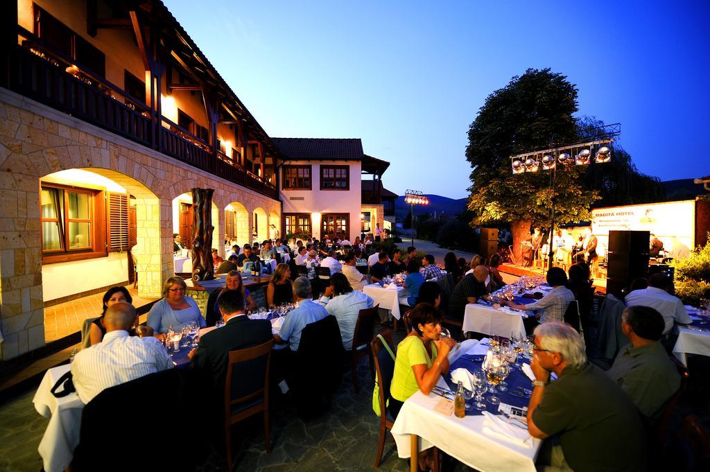 Magita Hotel Basko Exterior photo