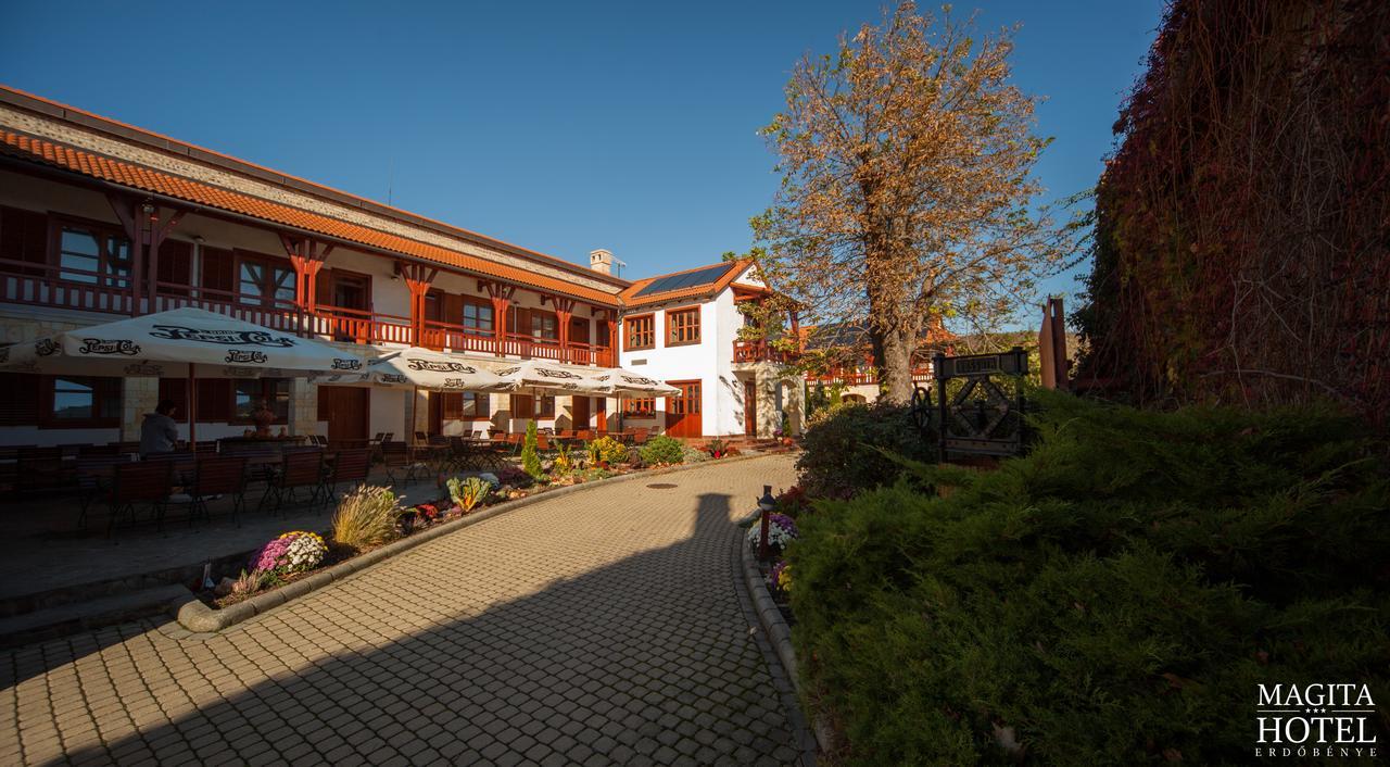 Magita Hotel Basko Exterior photo