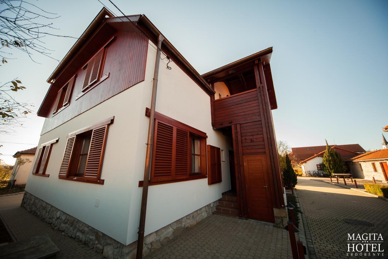 Magita Hotel Basko Exterior photo