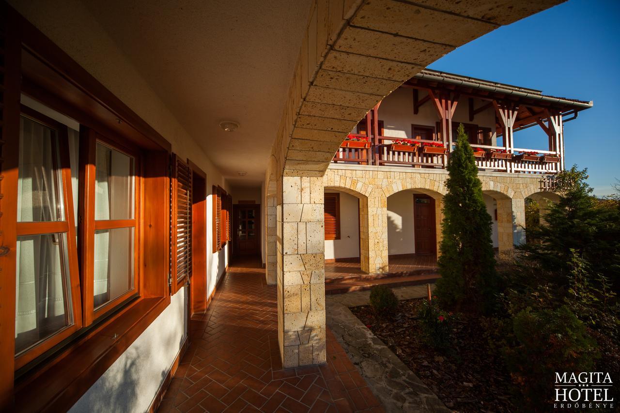 Magita Hotel Basko Exterior photo