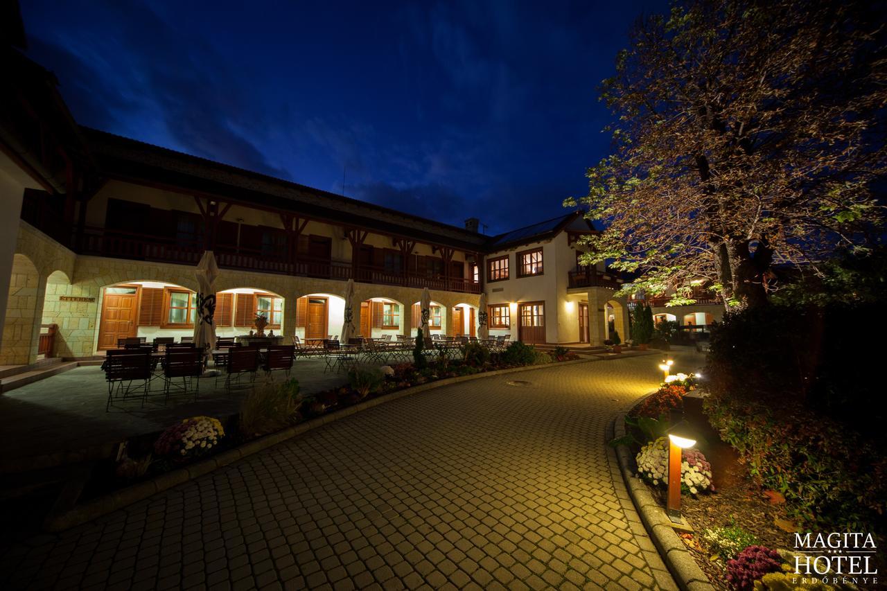 Magita Hotel Basko Exterior photo