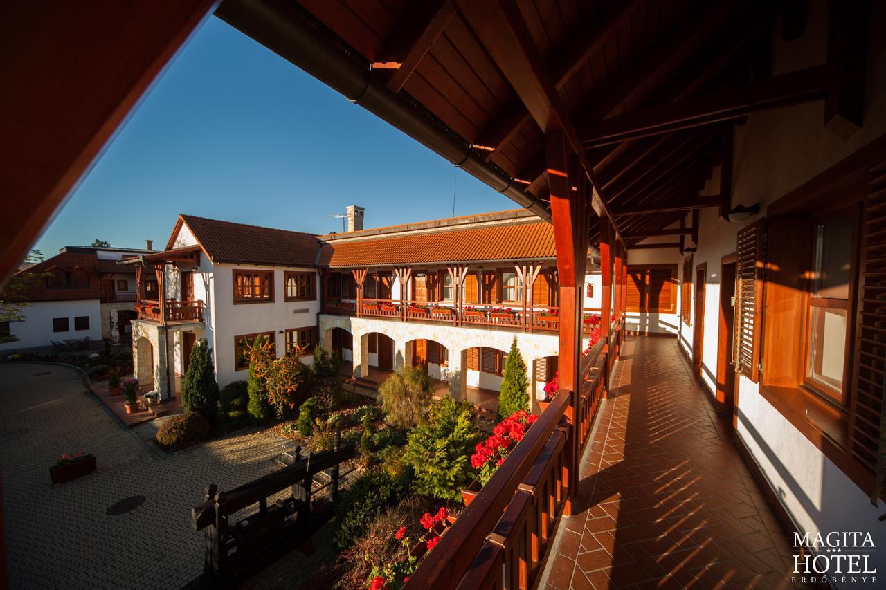Magita Hotel Basko Exterior photo